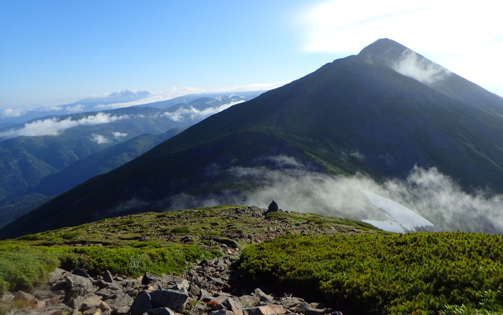 ニセイカウシュッぺ山とオプタテシケ山